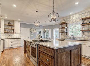 3115 Peninsula Dr, Jamestown, NC 27282
