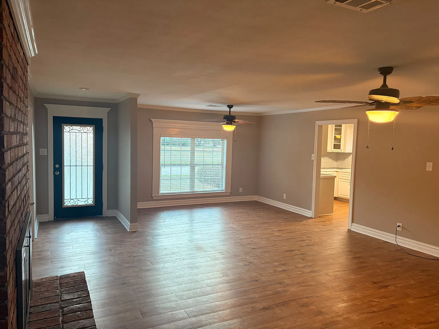 3 bed, 1835 sqft, $2,200 — Photo 2