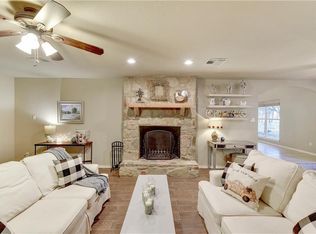 3 Happy Holw, Wimberley, TX 78676