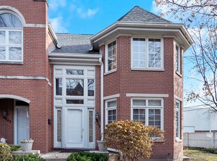5843 N Saint Johns Ct, Chicago, IL 60646
