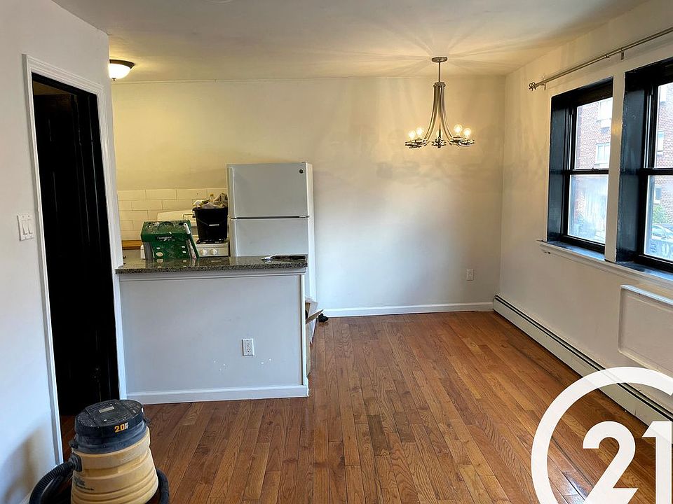 1st image of 25-28 32nd St #1D