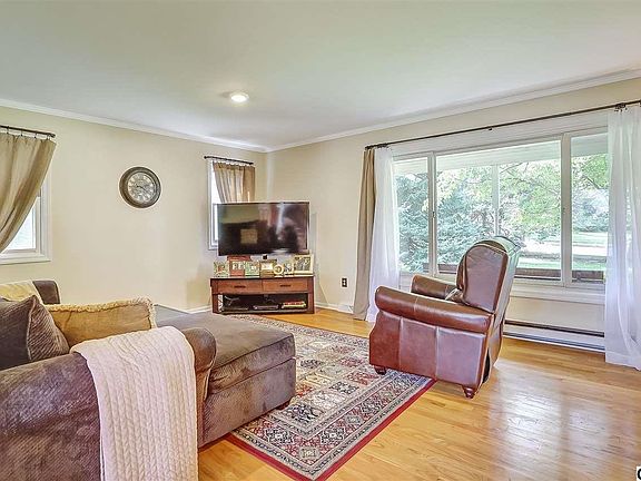 4th image of 1103 Linn Dr