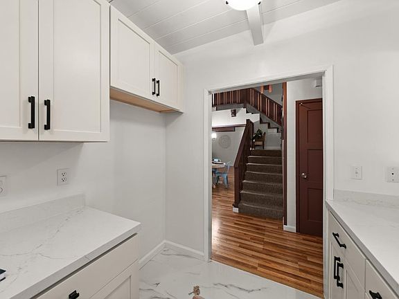 4th image of 1666 Creek Dr