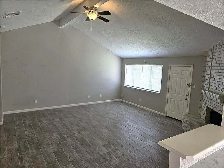 2187 Pilgrims Bend Dr — Photo 2