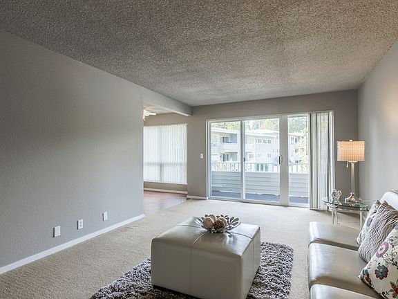 3rd image of 12701 NE 9th Pl APT D205