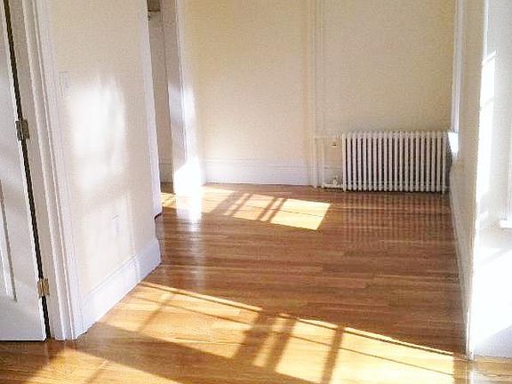 5th image of 126 Saratoga St #2W
