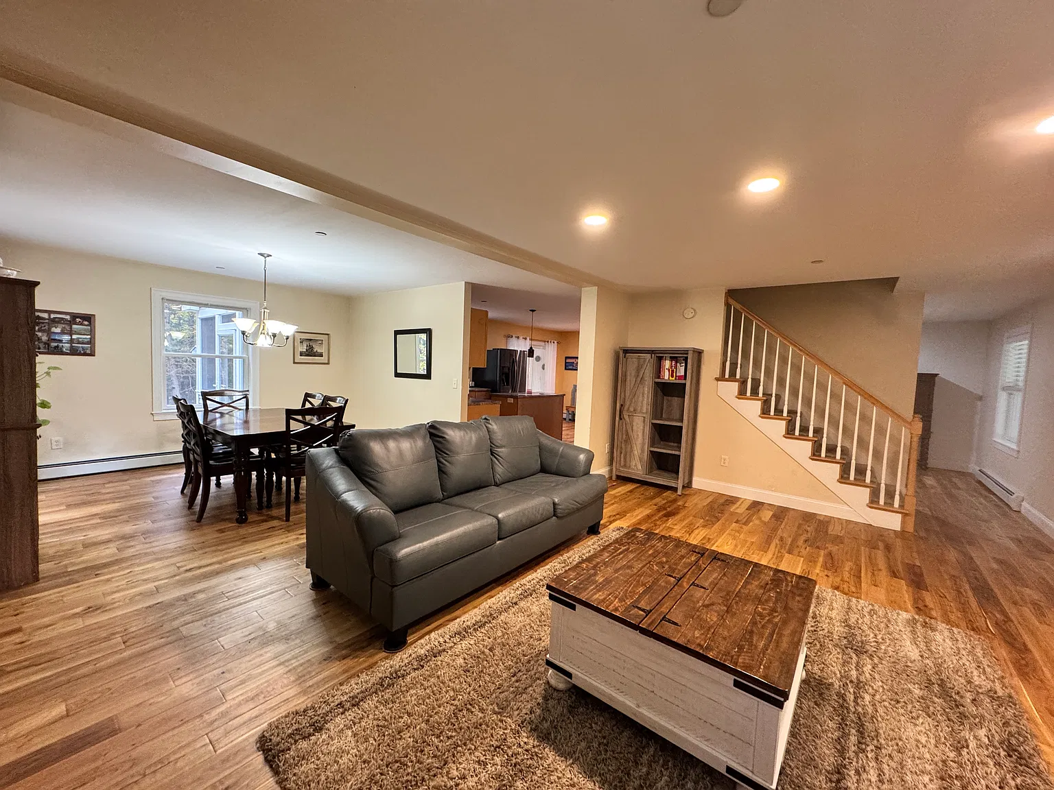 3 bed, 2870 sqft, $3,250 — Photo 3