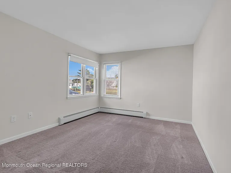 408 Newport Ave — Photo 17