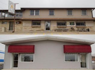 814 N Church St, Watertown, WI 53098