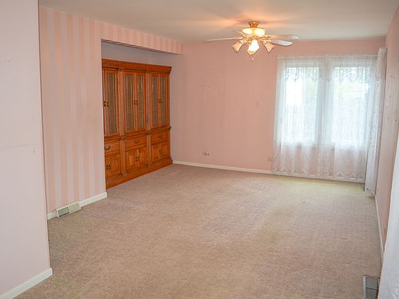 5th image of 7512 Laramie Ave