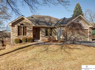 5136 Raven Oaks Dr, Omaha, NE 68152
