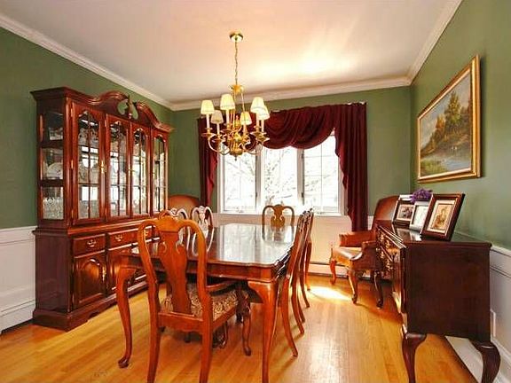 3rd image of 44 Holland Ave