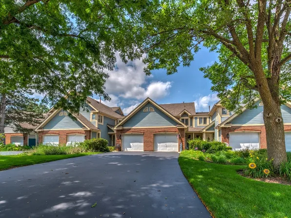 304 Bristol Ln, Fox River Grove, IL 60021