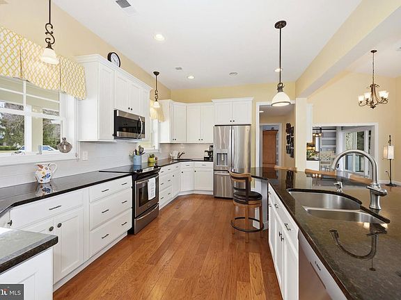 2nd image of 108 Holly Ct