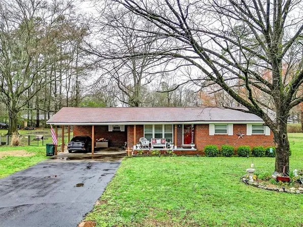 111 Deer Park Ln, Calhoun, GA 30701
