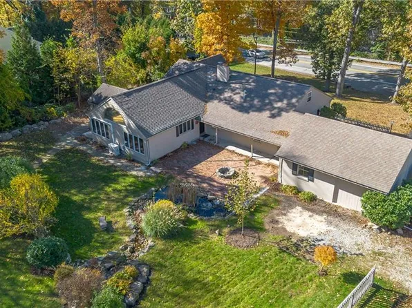 73 Angell Rd, Cumberland, RI 02864