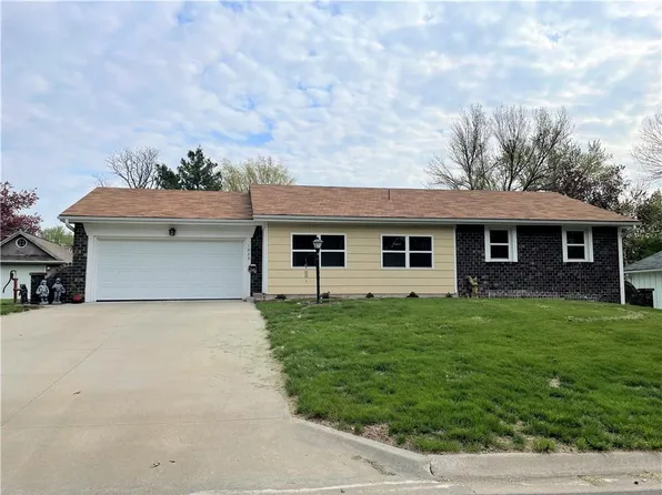 1023 W Cooper St, Maryville, MO 64468