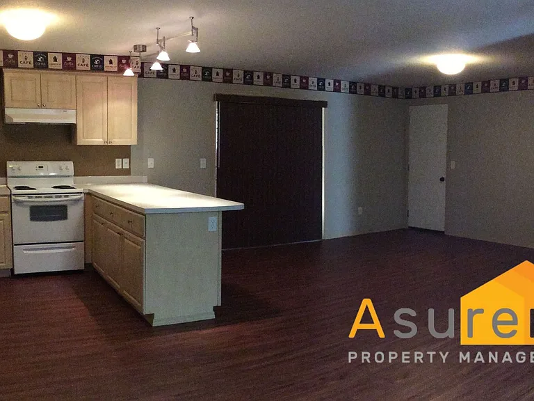 1163 2nd Ave — Photo 3