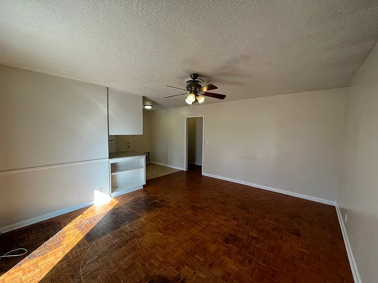 1508 Southern Heights Ave — Photo 4