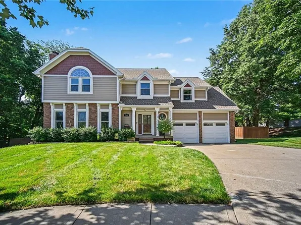 7641 N Lucerne Ct, Kansas City, MO 64151