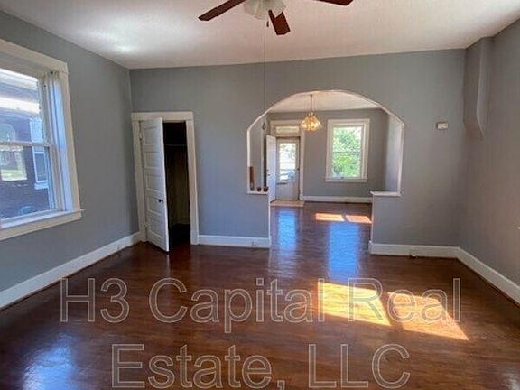 4th image of 2259 Grand Ave #A