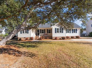 1002 Bonner Bussells Dr SE, Southport, NC 28461