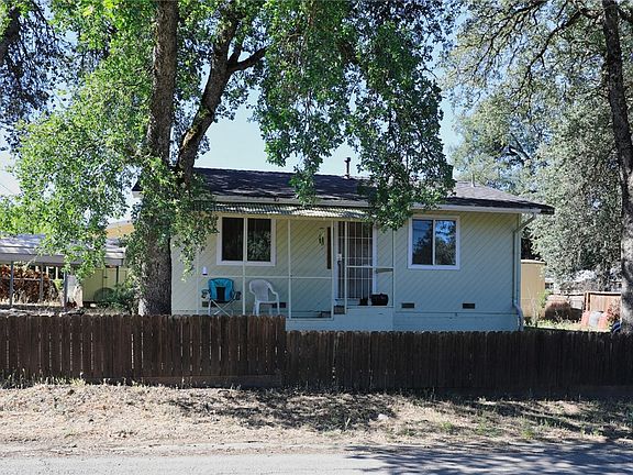 2nd image of 4013 Spruce Ave