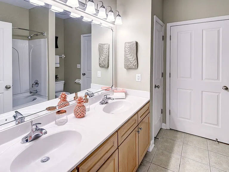 Worthington Apartments and Townhomes — Photo 5