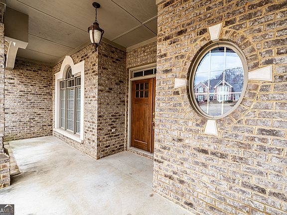 3rd image of 4 Bridgeview Dr SE