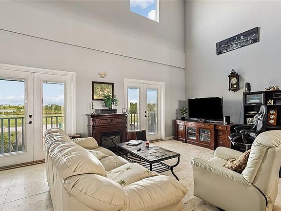 4th image of 1535 Royal Palm Dr