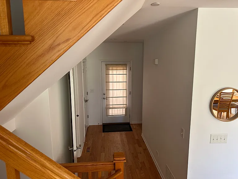 152 Finstad Dr — Photo 2