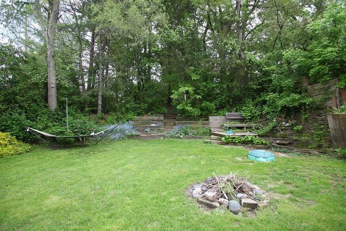 3 bed, 2.0 bath, 1918 sqft, $2,600 — Photo 3