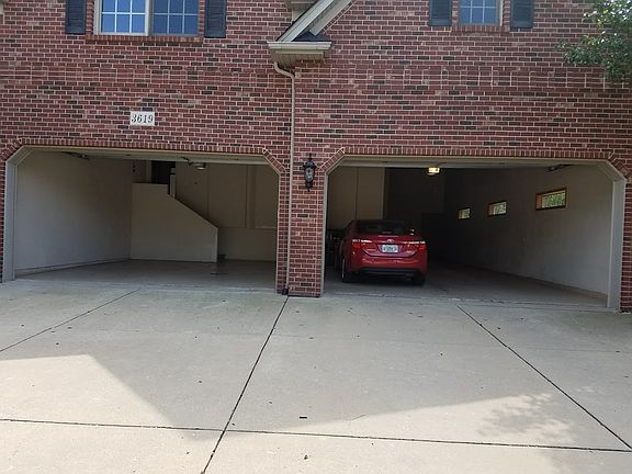 Garage view - fits 5 cars