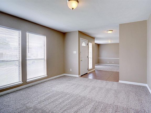 4th image of 818 Timberline Ave