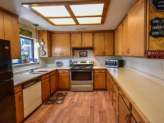 4th image of 20535 Gordon Ct