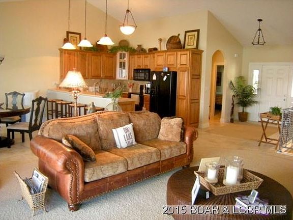 5th image of 402 Waterford Cir #402