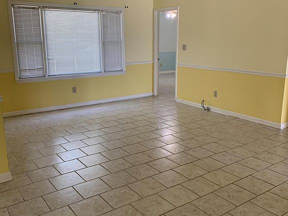 3rd image of 84 Dogwood Ave