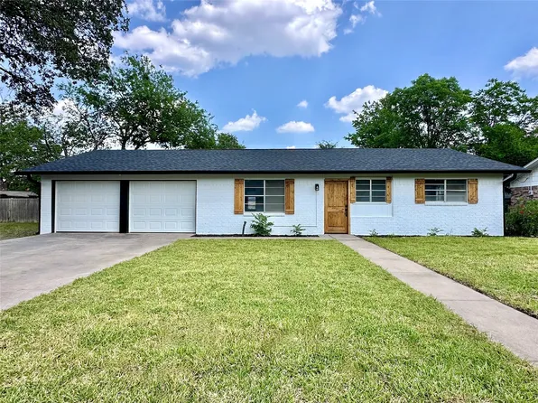 2013 S High St, Brady, TX 76825