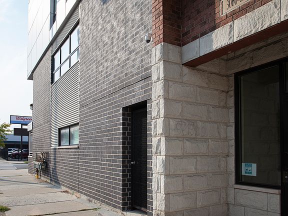 2nd image of 3060 W Armitage Ave APT 204