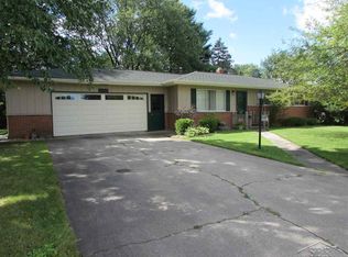 5445 Willowbrook Dr, Saginaw, MI 48638