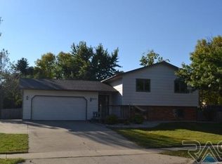 6005 W Coughran Ct, Sioux Falls, SD 57106