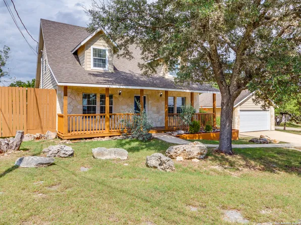 807 Heinen, Bandera, TX 78003