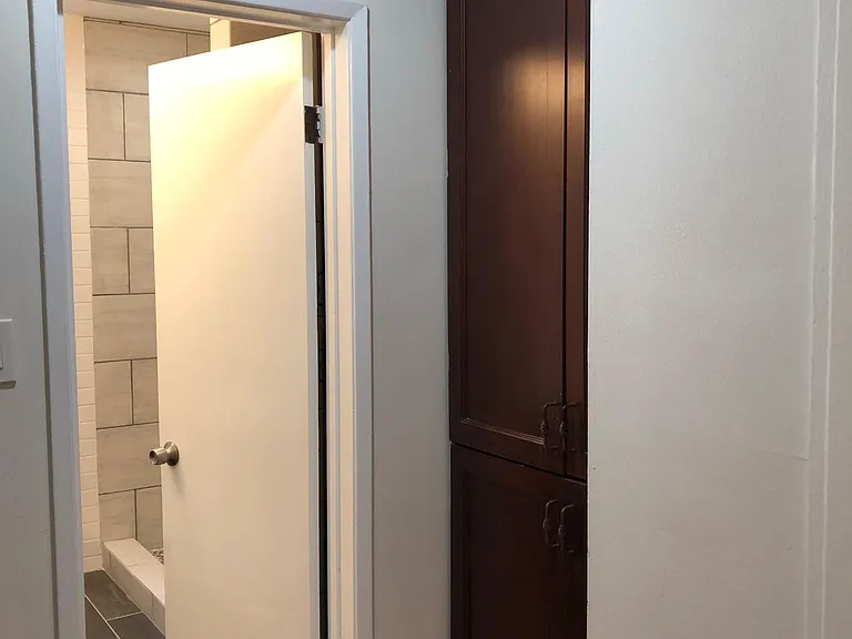 8333 1/4 Blackburn Ave — Photo 11