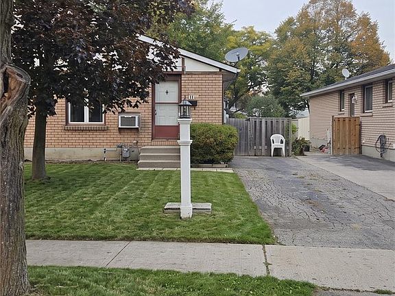 3rd image of 11 Debby Cres