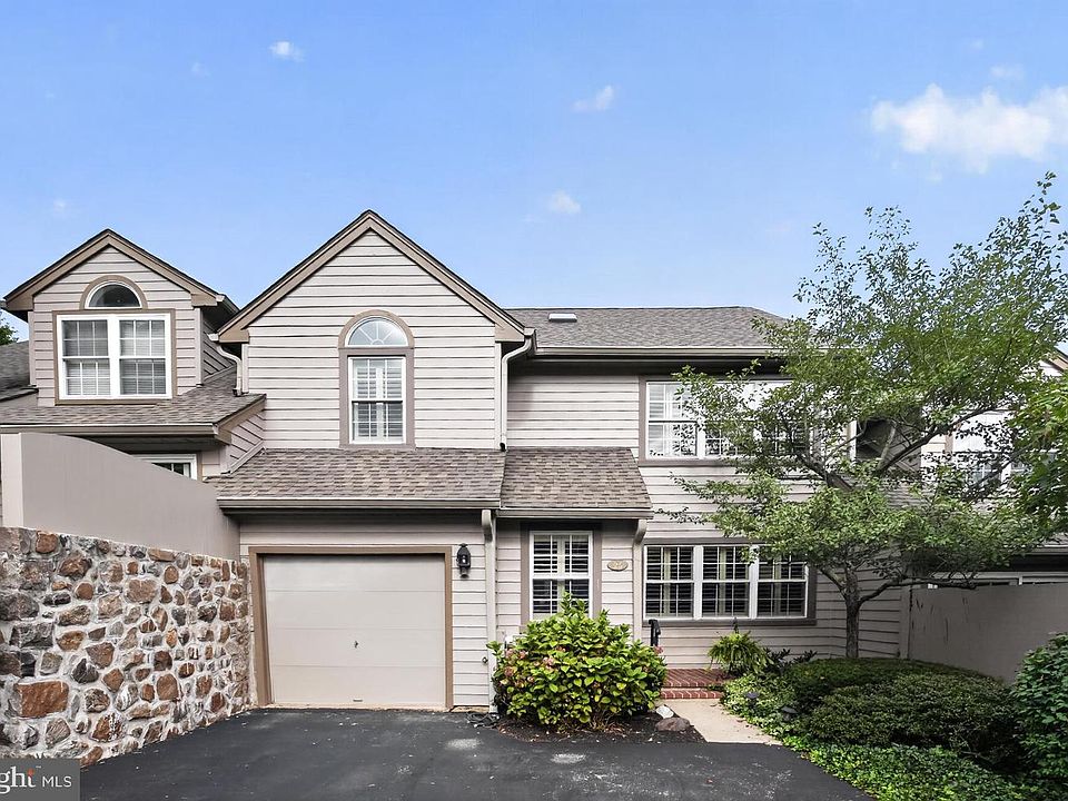 1st image of 25 Manchester Ct #25
