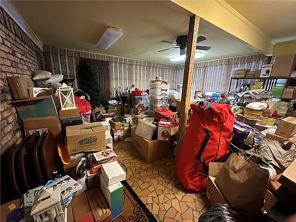 3rd image of 2048 Laurel Ave