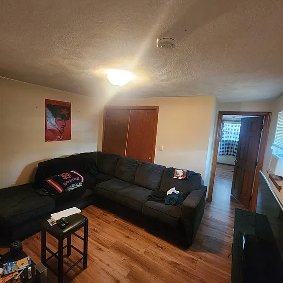 392 Ferry St #1 — Photo 3