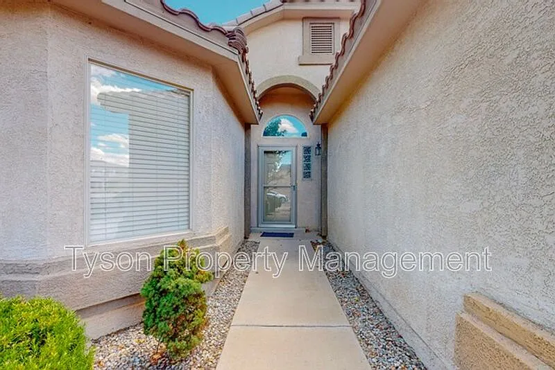 3 bed, 2.5 bath, 1713 sqft, $1,975 — Photo 2