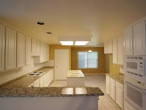 5th image of 4425 Cedar Valley Dr