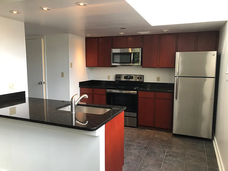 Chesapeake Commons — Photo 42